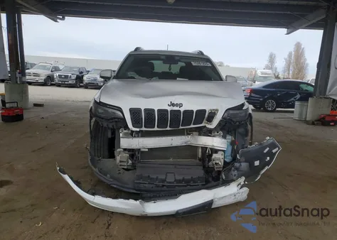 2019 Jeep Cherokee Latitude Plus z USA, uszkodzony, nr VIN 1C4PJLLB7KD458172